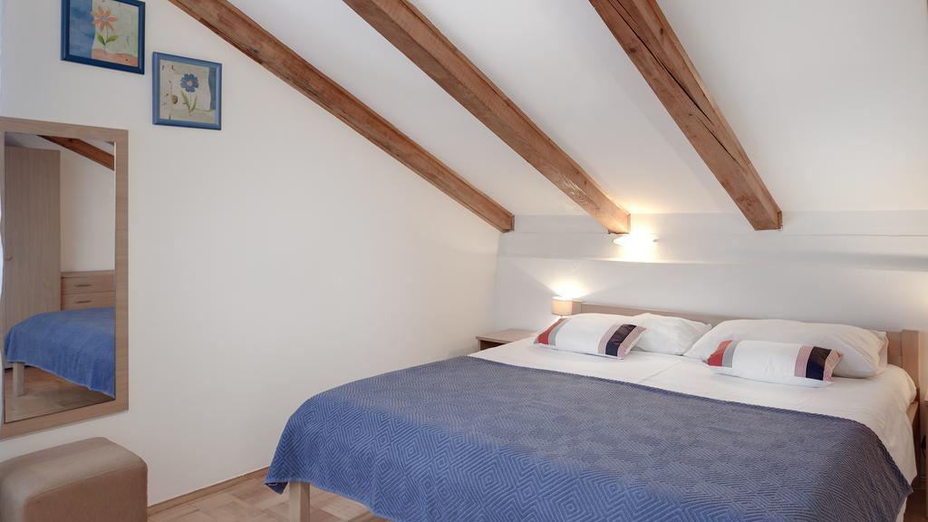 Apartment Pejnovic Malinska Kültér fotó